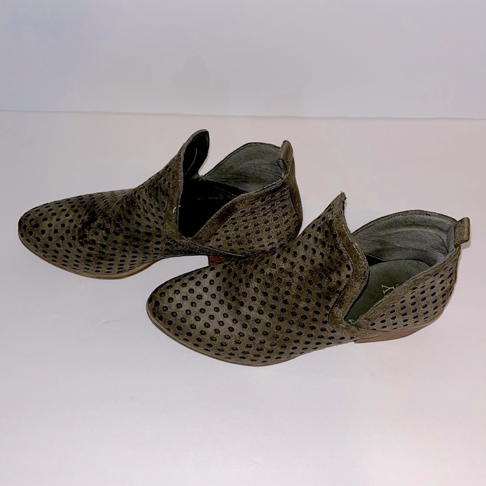 NY & C Booties